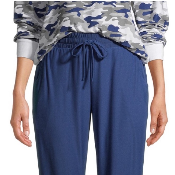 Women’s Muk Luks Camo  Lounge pj’s 2 piece set - Picture 2 of 14